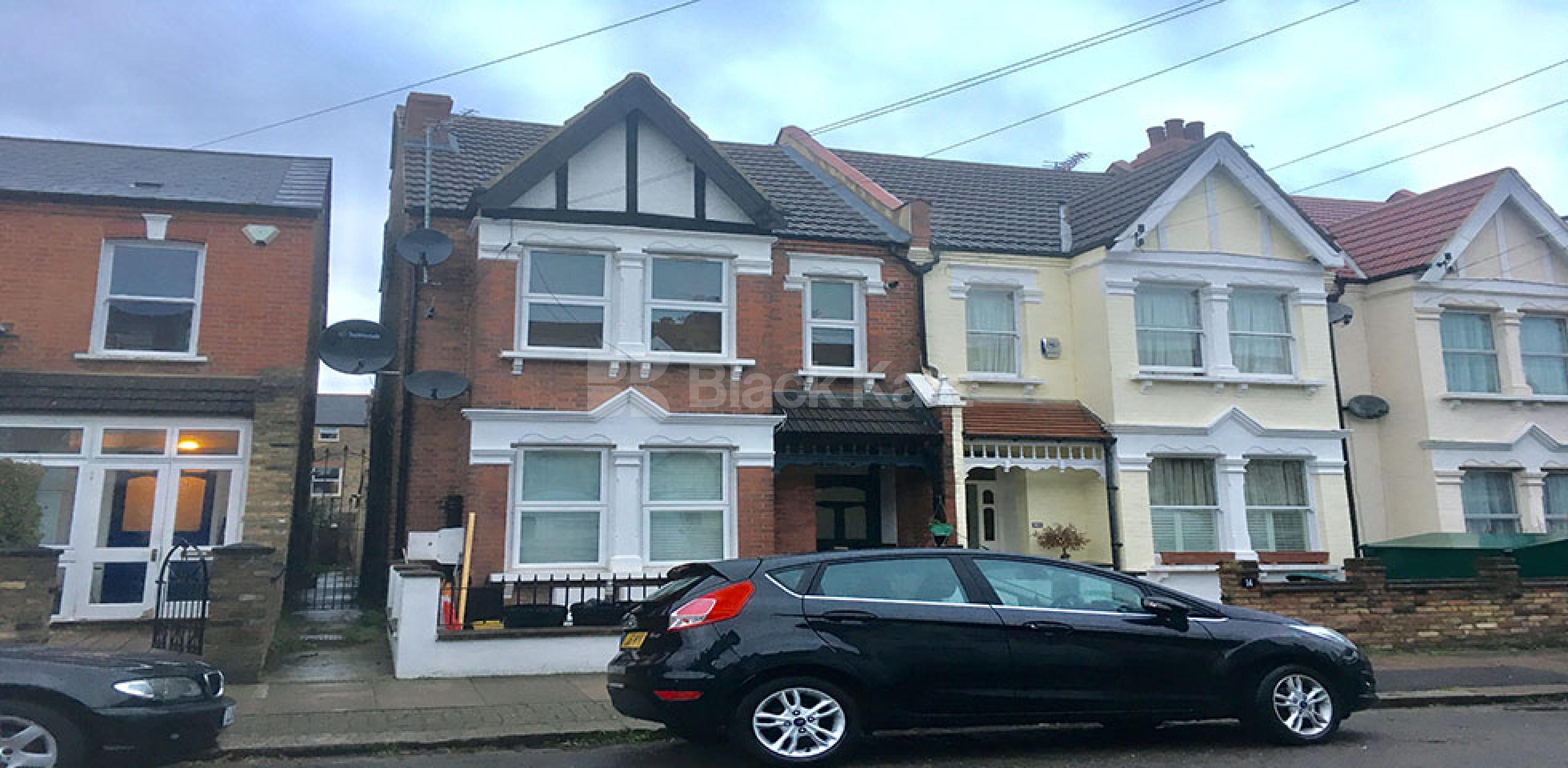 			LET , 3 Bedroom, 2 bath, 1 reception Apartment			 Pretoria Road, Streatham  SW16